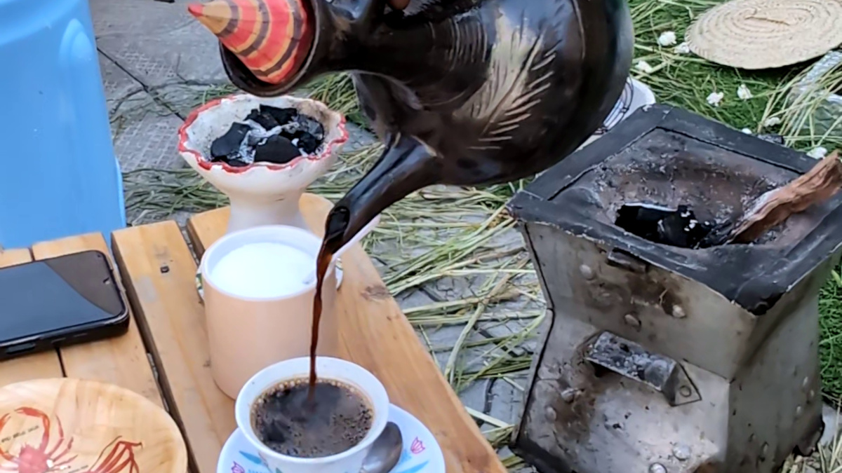 エチオピアのコーヒーセレモニー
